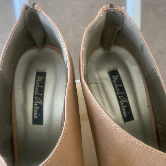 Womens Michael Antonio Sandals (Tan ) - Picture 10 of 11